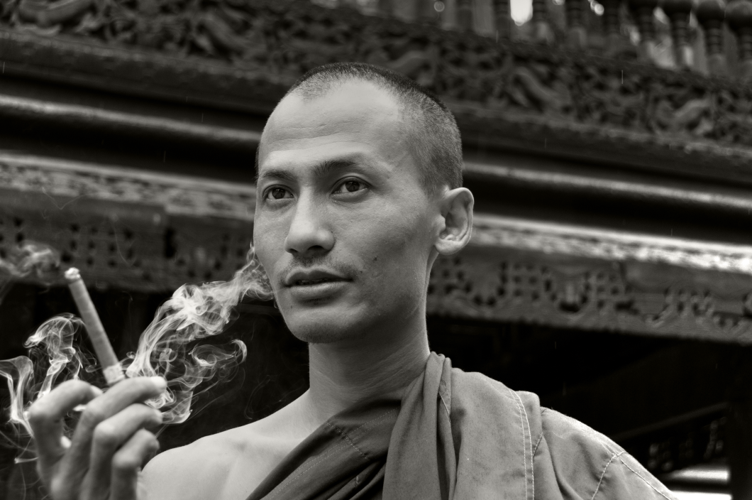 Myanmar_Monk
